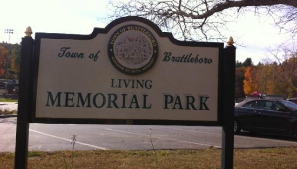 Living Memorial Park Sign