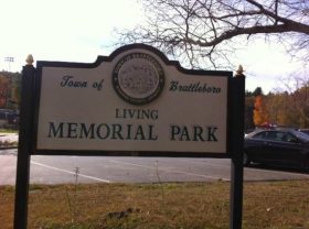 Living Memorial Park Sign